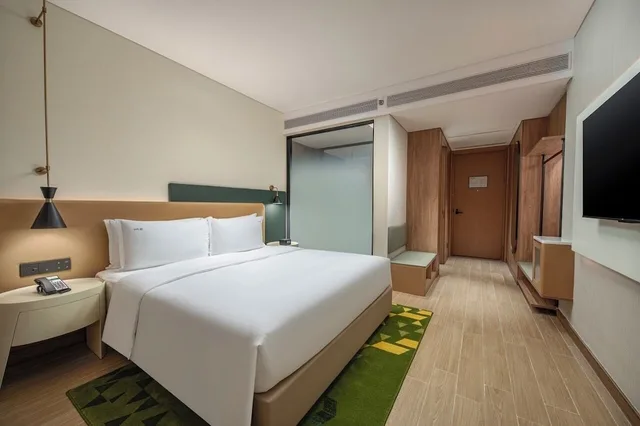 Premium, King Bed, Ocean Front, Holiday Inn Beihai Silver Beach by IHG 2/5