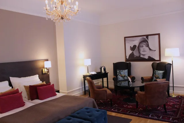 جناح جونيور مع أريكة، Home Hotel Drott 4/6