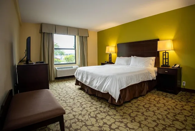 غرفة بسرير كينج لذوي الإعاقة، Hotel Gurnee 3/6