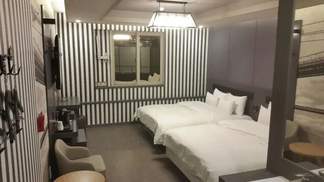 غرفة عائلية بسريرين مزدوجين، Jinju Kai Hotel 1/1