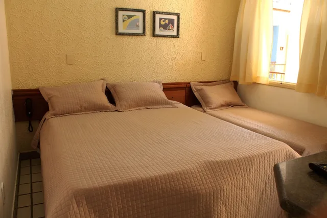 غرفة قياسية ثلاثية بسرير مزدوج وسرير فردي، MARLIM PORTO HOTEL 2/3