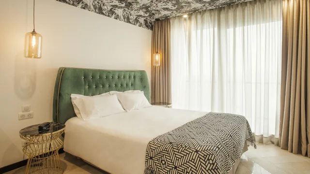 غرفة كومفورت بسريرين منفصلين بشرفة، La Pietra Hotel Restaurant 4/8