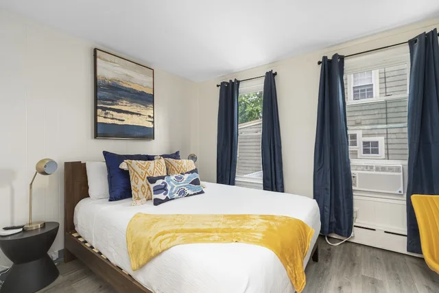 1 Bedroom, Apartment, Queen Bed, Sofa, The Beverly 1/3