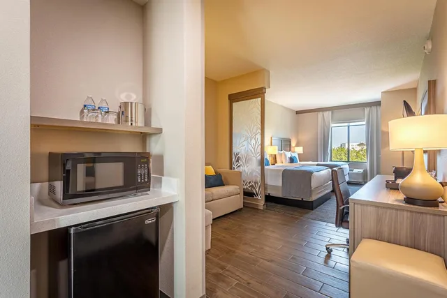 جناح سوبيريور ثلاثي بسريرين كوين، Pestana Orlando Suites Lake Buena Vista 6/8