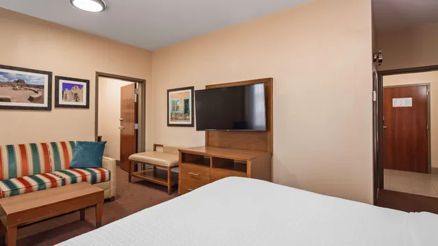 جناح، Best Western Cannon A.F.B. Clovis 2/6