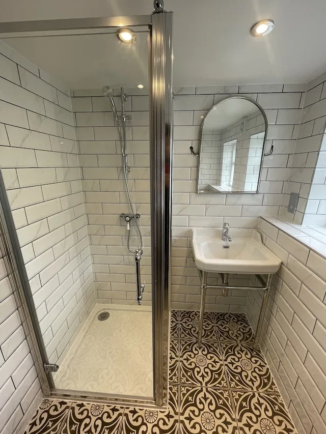 غرفة بسرير مزدوج بحمام مشترك، Albany Hotel 3/6