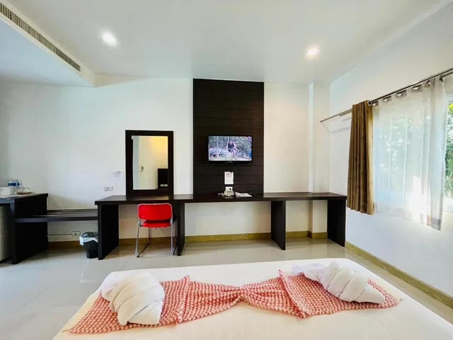 غرفة بسرير كينج بإطلالة على المسبح، Bualinn Resort Nongkhai 8/10
