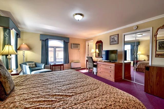 غرفة قياسية بسرير كينج في المبنى الرئيسي، Roosevelt Inn And Suites 3/5