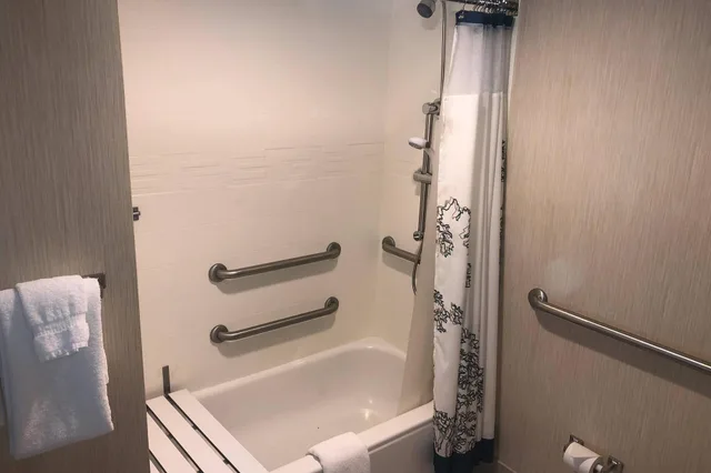 استوديو بسرير كوين، Residence Inn Grand Rapids West 3/3