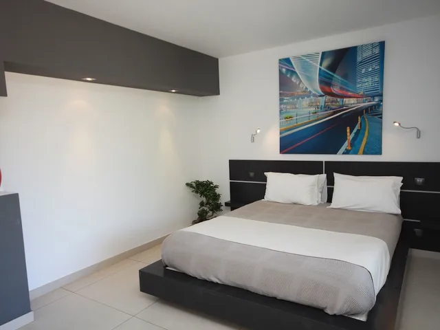 Parentale, Suite, Queen and Twin Beds, Private Bathroom, Nature Et Design 1/3