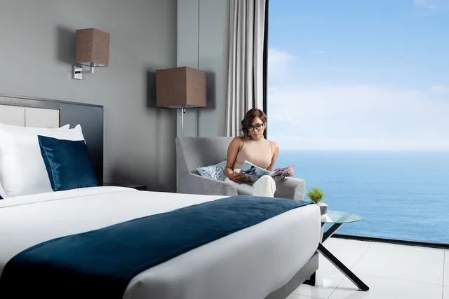 1 Bedroom, Signature, Suite, King Bed, Sea Front، Hotel MaRadha Colombo 5/9