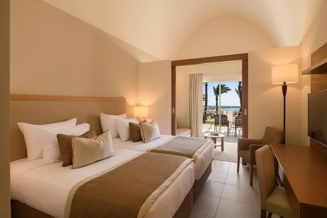 غرفة سوبيريور بسرير مزدوج أو سريرين منفصلين بإطلالة على البحر، TUI Magic Life Redsina Sharm El Sheikh 1/4