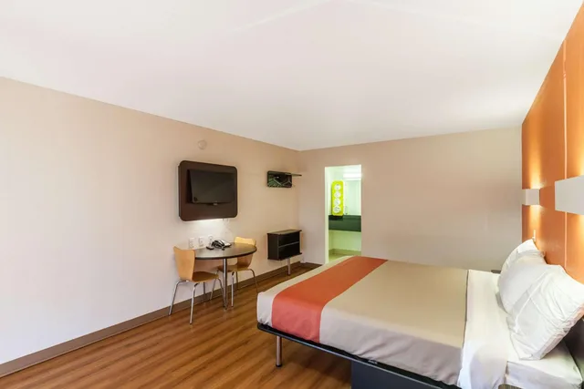 غرفة بسرير كينج للمدخنين، Motel6 Fort Worth, TX - Stockyards 6/10