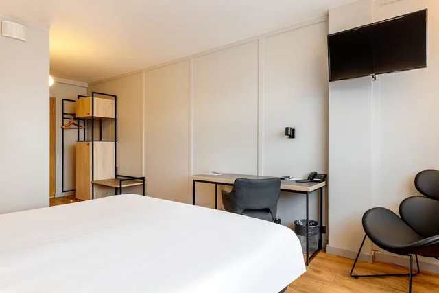 غرفة كلاسيكية بسرير مزدوج، Metropol Hotel 2/7