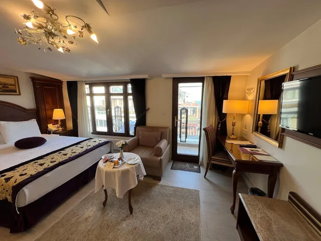 غرفة رومانسية بسرير مزدوج بشرفة، Glk Premier Regency Suites And Spa 1/8