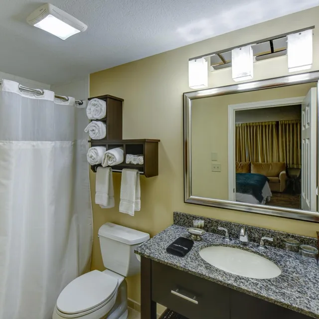 Efficiency, Superior, King Bed، Port Inn & Suites Kennebunk, Ascend Hotel Collection 2/5