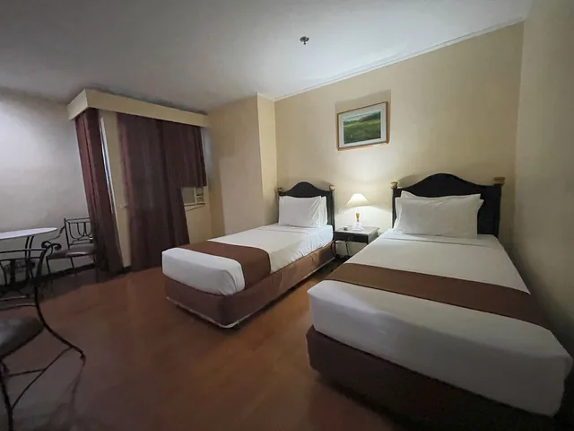 غرفة سوبيريور بسريرين منفصلين، Golden Peak Hotel and Suites powered by Cocotel 1/4
