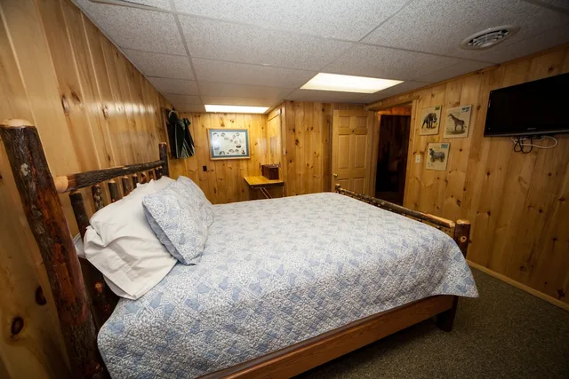 Signature, Suite, 2 Double Beds, King and Queen Bed, Bunk Bed, Hot Tub, Log Cabin Lodge Suites 1/3