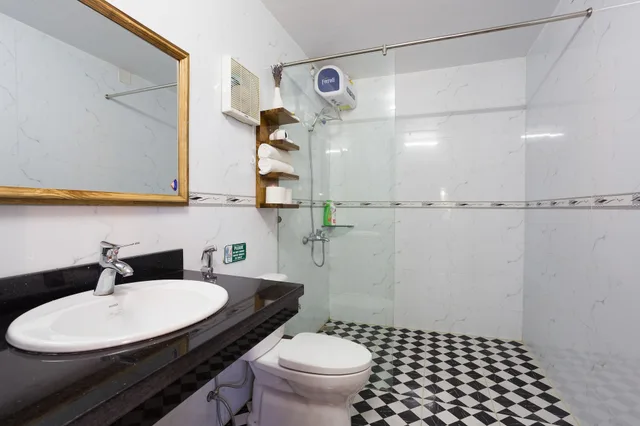 غرفة قياسية بسرير كينج بإطلالة على الحديقة، Ninh Binh Family Homestay 4/6