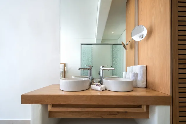 جناح تنفيذي بسرير كينج وسريرين منفصلين بإطلالة على البحر بحوض جاكوزي، Nissaki Boutique 8/10