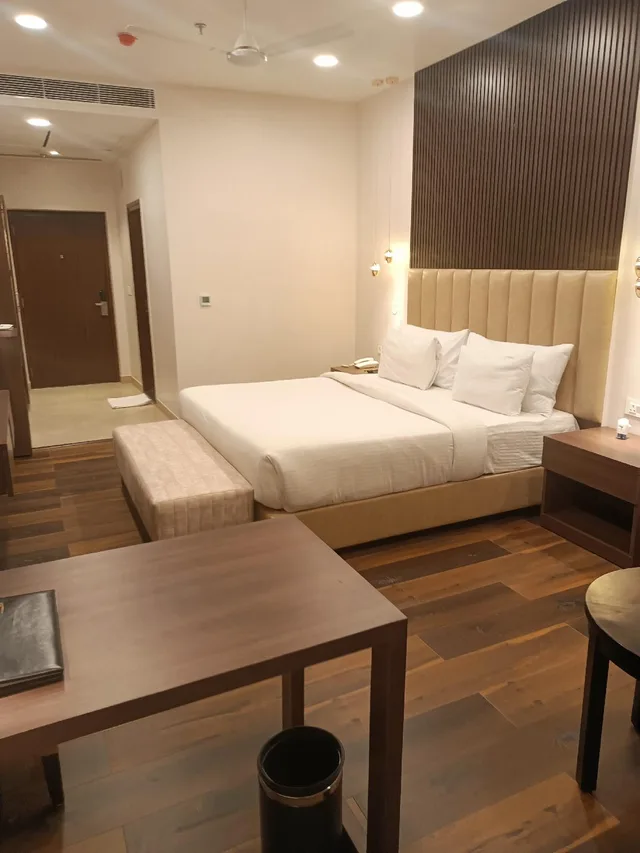غرفة بريميير، MB Greens Clarks Inn Moradabad 1/1
