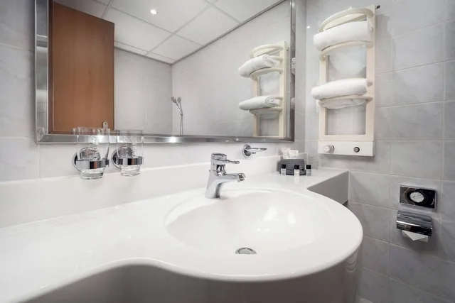 Superior, Twin Beds, Cosmopolitan Bobycentrum - Czech Leading Hotels 5/7