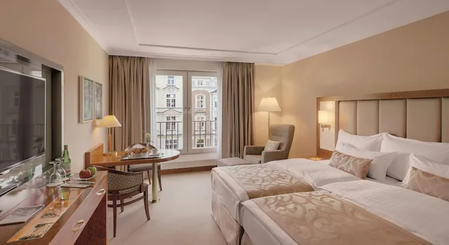 غرفة غراند كلاسيكية بسرير مزدوج، Grand Elysee 1/5