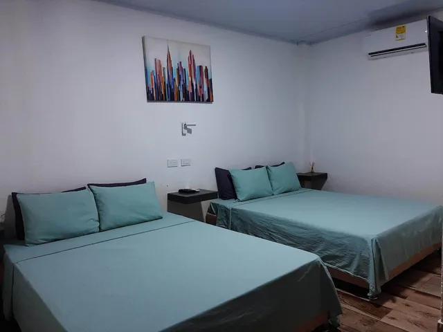 غرفة قياسية رباعية بسريرين مزدوجين بغرفة نوم واحدة، Hotel Sunset Beach 4/8