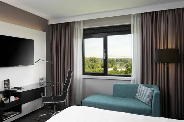 غرفة بسرير كينج، Courtyard By Marriott Amsterdam Airport 3/5
