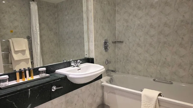 غرفة ديلوكس بسريرين منفصلين بإطلالة، Windmill Village Hotel, Golf Club Spa, BWSC 8/8