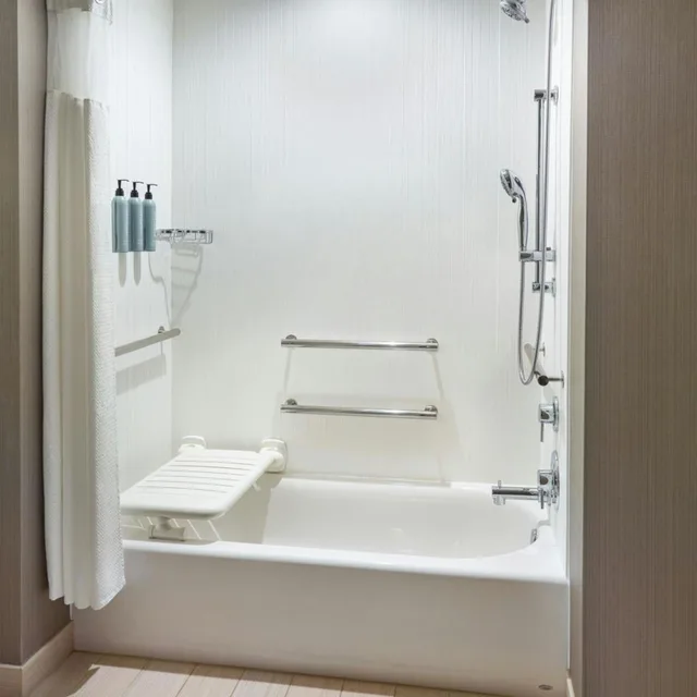 غرفة بسريرين كوين، Courtyard Atlanta Alpharetta Avalon Area 8/10