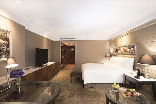 غرفة كلاسيكية بسرير كينج في طابق مرتفع، Intercontinental Bangkok 8/10