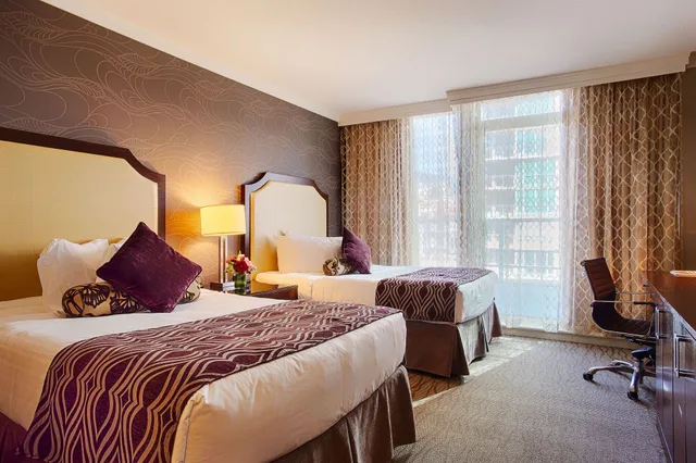 Standard, 2 Double Beds, Mountain Side، The Pinnacle At the Pier 2/3