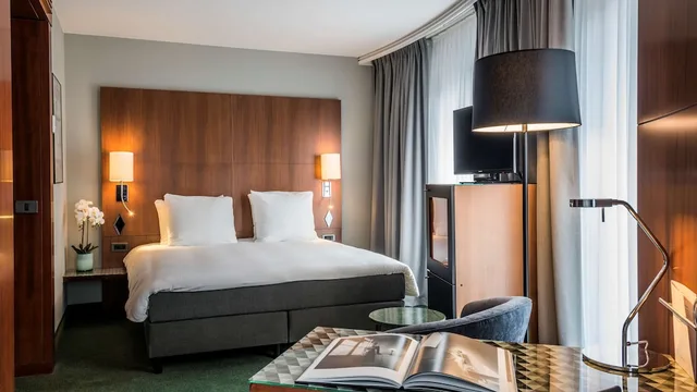 Superior, Twin Beds, French Balcony، Nh Brussels Eu Berlaymont 5/7