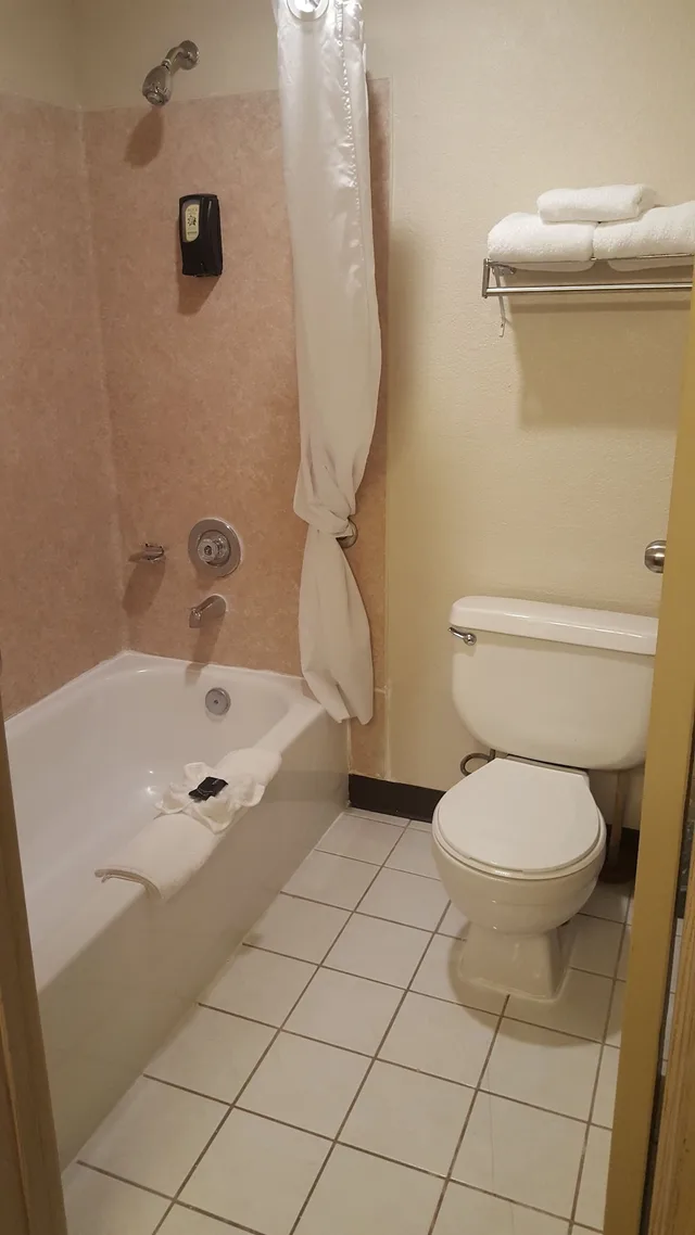 Room, Queen Bed, Smoking, Americas Best Value Inn - Lynnwood / Seattle 7/7