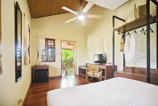 Family Suite, Queen and Twin Beds, The Strand Boutique Resort 1/10