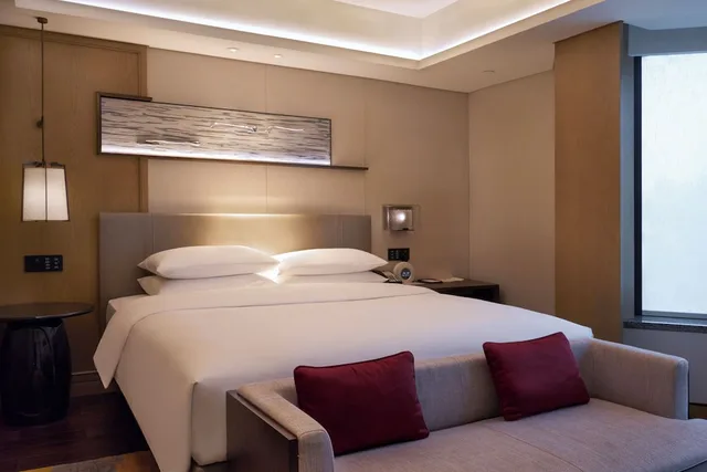 جناح غراند بسرير كينج، Grand Hyatt Hangzhou 1/5