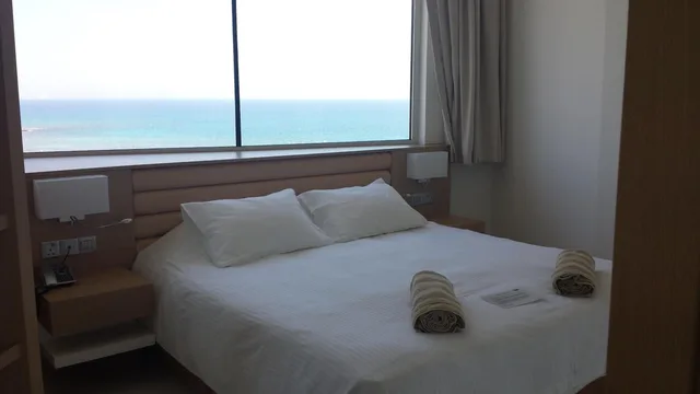 جناح بإطلالة على البحر بغرفة نوم واحدة مع أريكة، Vrissaki Beach Hotel 3/5