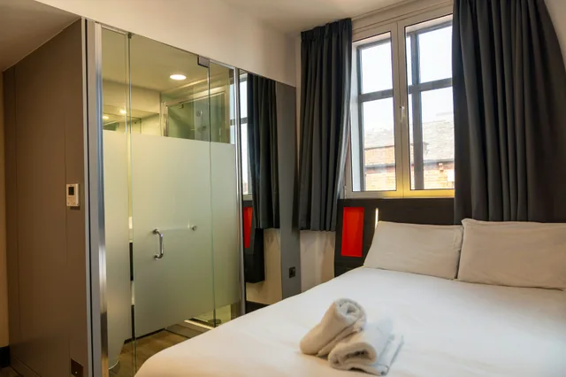 غرفة مزدوجة، easyHotel Leeds City Centre 1/3