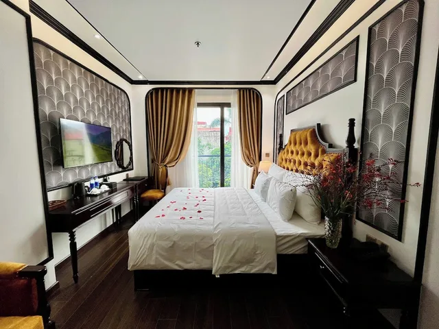 غرفة ديلوكس بسرير كوين، Royal Hanoi Hotel 2/10