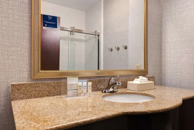 استوديو بسرير كينج، Hampton Inn Suites Galveston 7/9
