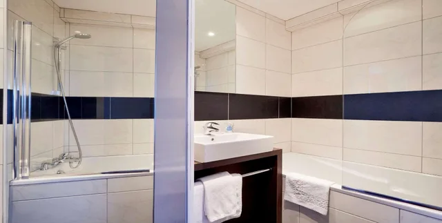 Standard, Multiple Beds، Kyriad Grenoble Centre Formerly Inter Hotel Patrick 5/5