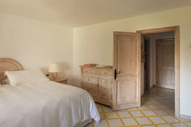 غرفة ديلوكس بسرير كينج بإطلالة على البحر، Hotel Romazzino, a Luxury Collection Hotel, Costa Smeralda 3/3
