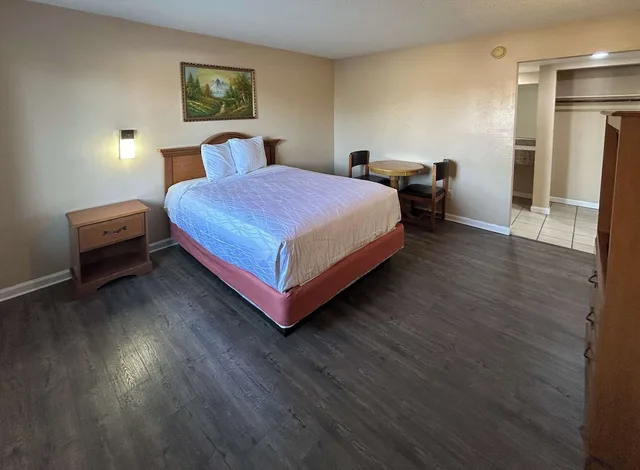 غرفة قياسية بسرير كينج، Motel6 Selma, CA 2/10