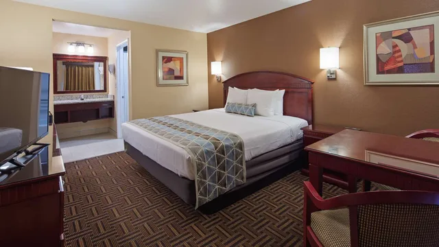 Room, Queen Bed, Accessible, Best Western Pasadena Inn 2/4
