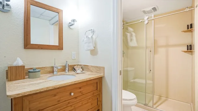 غرفة قياسية بسرير كينج بإطلالة على البحر، Glunz Ocean Beach Hotel and Resort 9/10