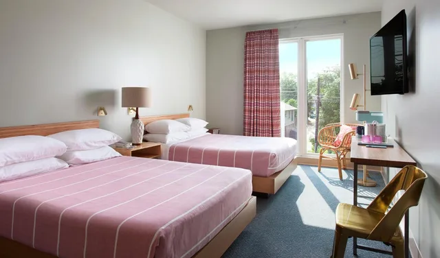 Superior, Double Bed, East Austin Hotel 1/3