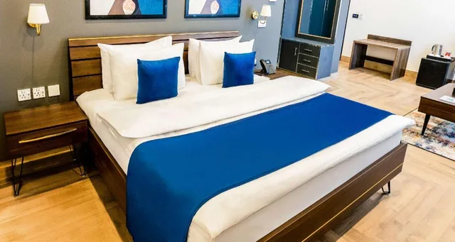 Deluxe, Suite, King Bed, Mountain View, Kitchen, Smoking, Best Western DHA Hanna Mall Quetta 1/4