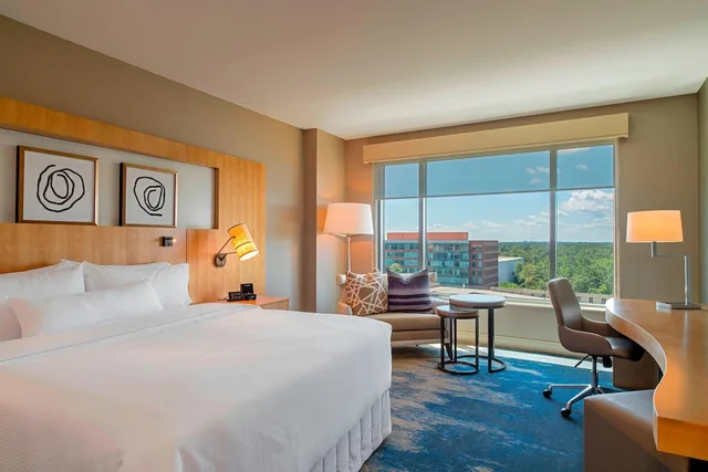 غرفة ديلوكس بسرير كينج، THE WESTIN AT THE WOODLANDS 2/4