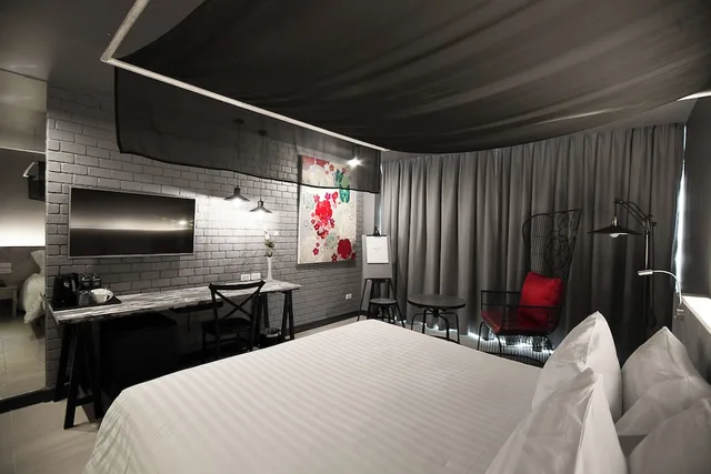 Lanna, Art, Twin Beds, Bathtub, Art Mai Gallery Nimman Hotel 3/5